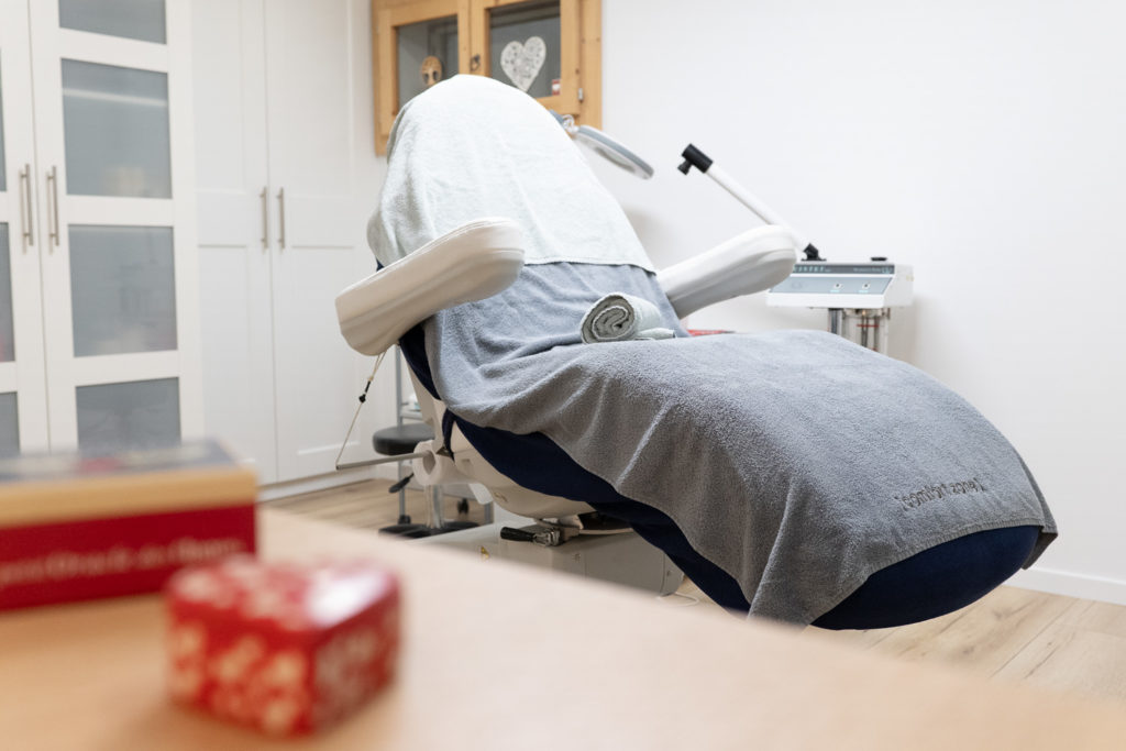 Le fauteuil super confortable pour les soins du centre esthétique